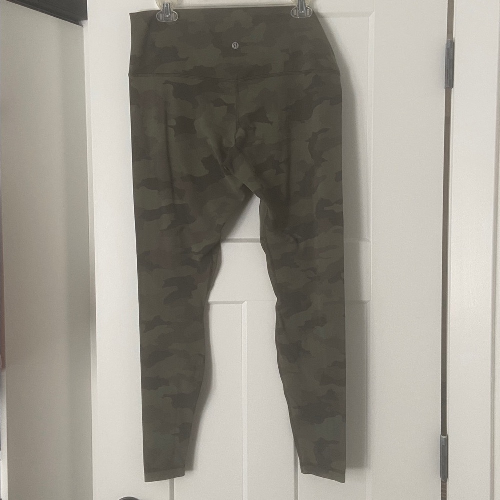 Lululemon size 14 Women’s Full Length Leggings PERFECT